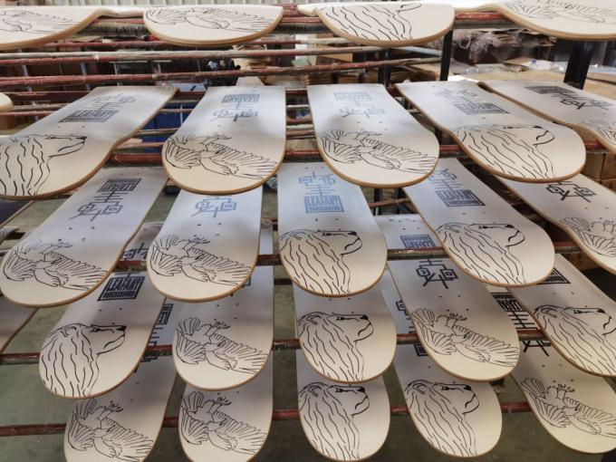 2023 Wholesale Surf Skate 7ply Maple Wooden Land Carver Surfskate Skateboard